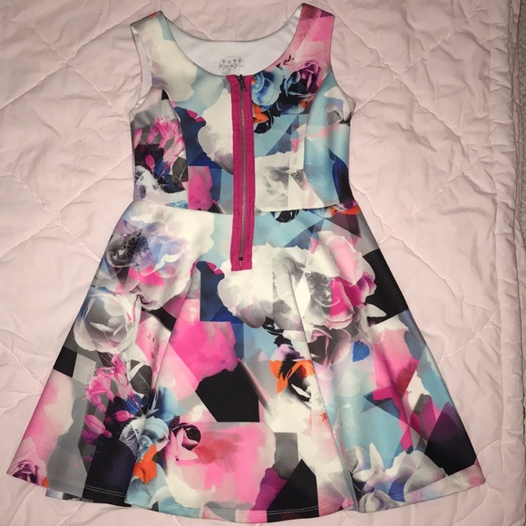 Flower print skater style Dress - Picture 3 of 8